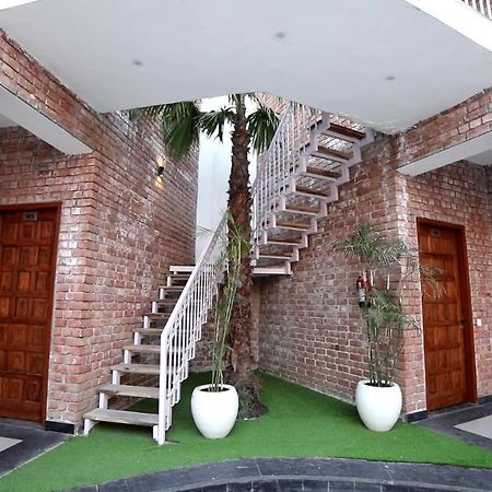 Raja Ji Hotels & Restaurant Jind Buitenkant foto