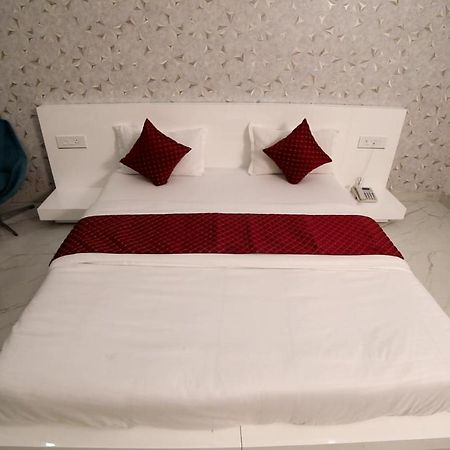Raja Ji Hotels & Restaurant Jind Buitenkant foto