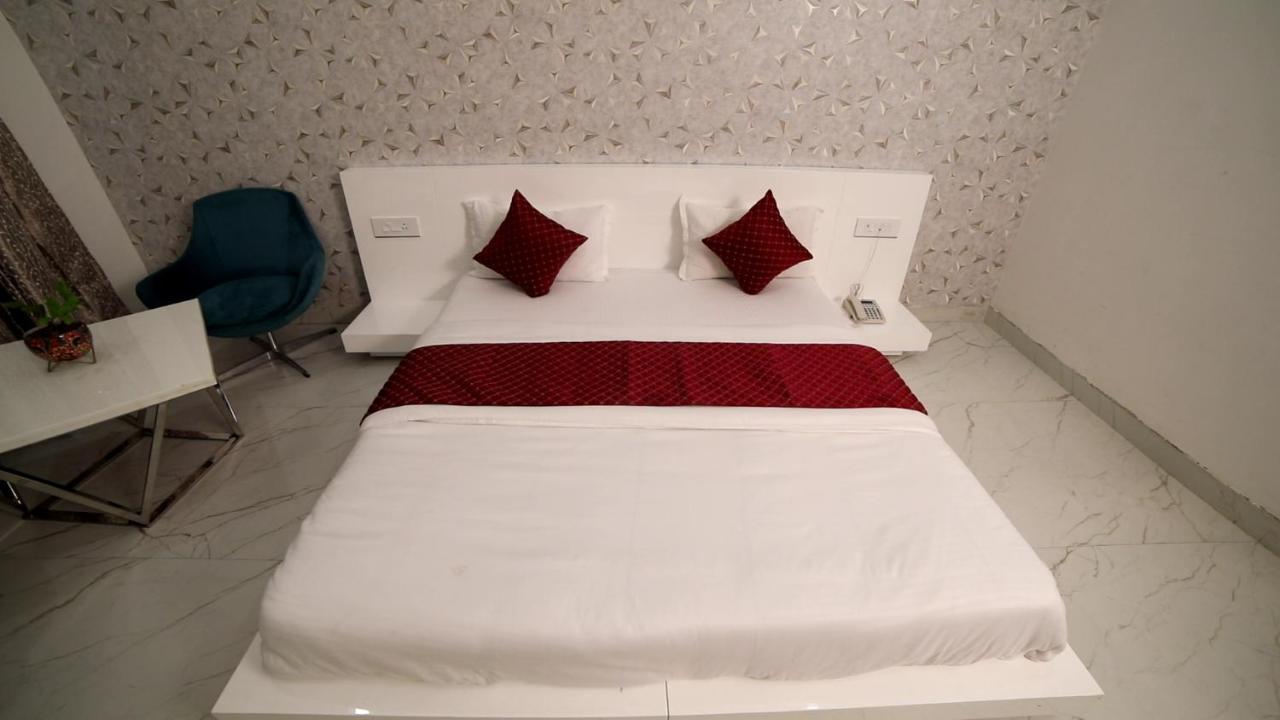 Raja Ji Hotels & Restaurant Jind Buitenkant foto