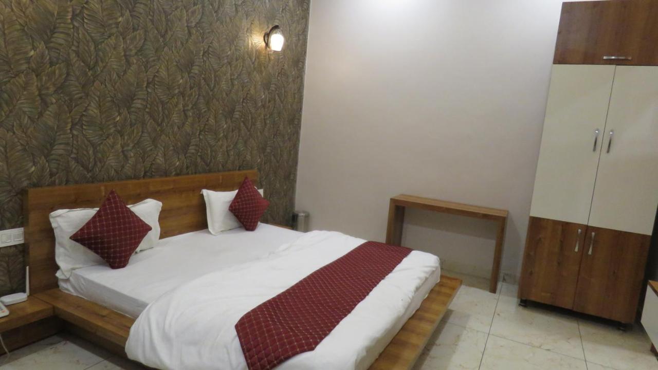 Raja Ji Hotels & Restaurant Jind Buitenkant foto