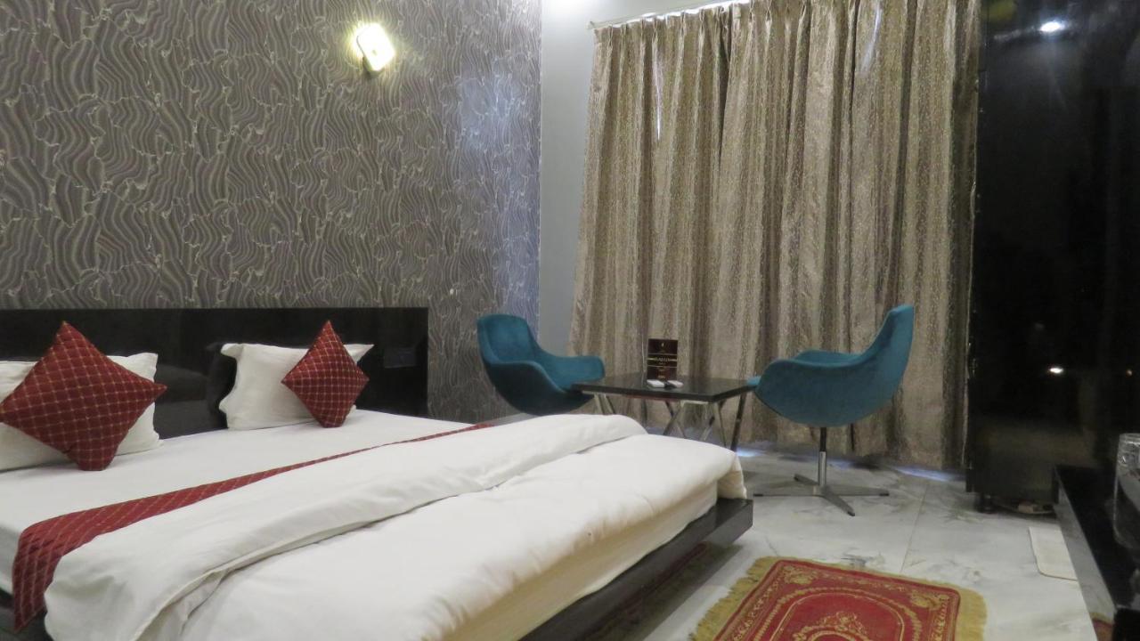 Raja Ji Hotels & Restaurant Jind Buitenkant foto