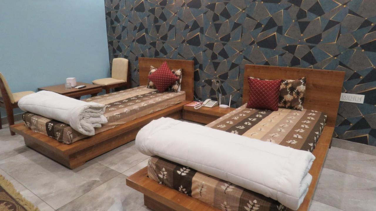 Raja Ji Hotels & Restaurant Jind Buitenkant foto