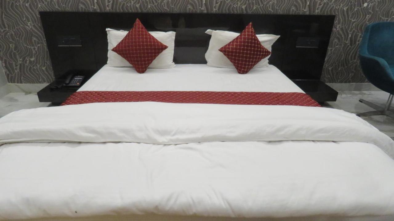 Raja Ji Hotels & Restaurant Jind Buitenkant foto